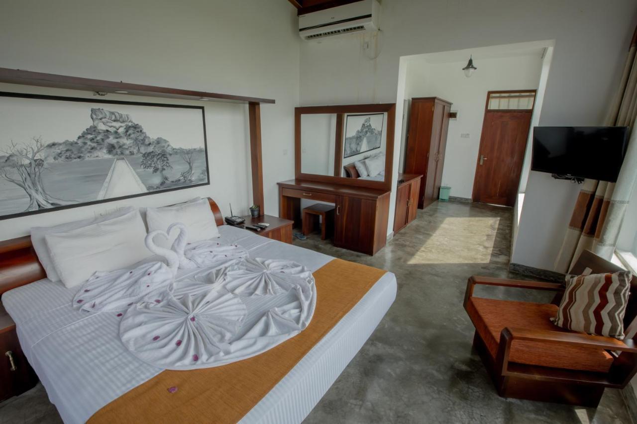 Sigiriya Wewa Addara Hotel - Hotel By The Lake ภายนอก รูปภาพ