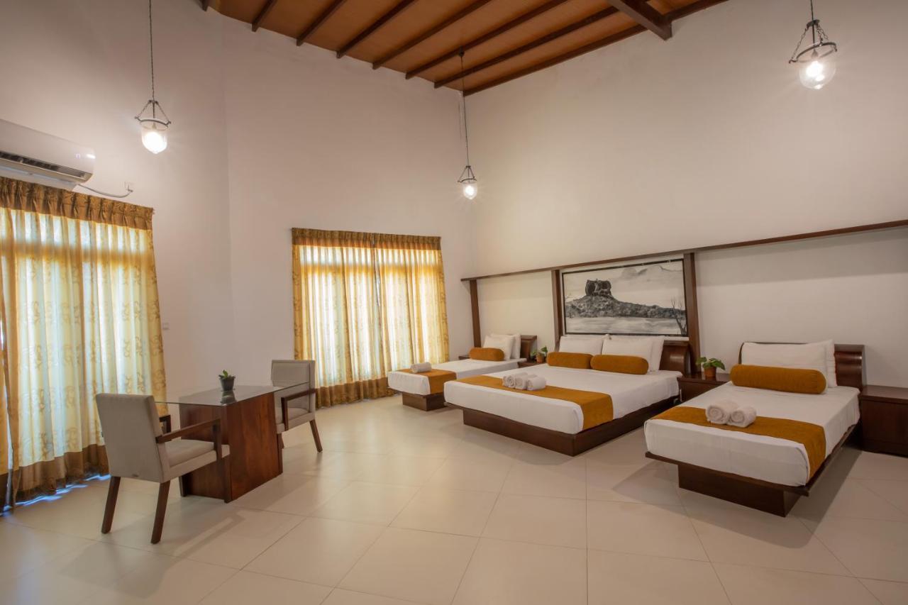 Sigiriya Wewa Addara Hotel - Hotel By The Lake ภายนอก รูปภาพ