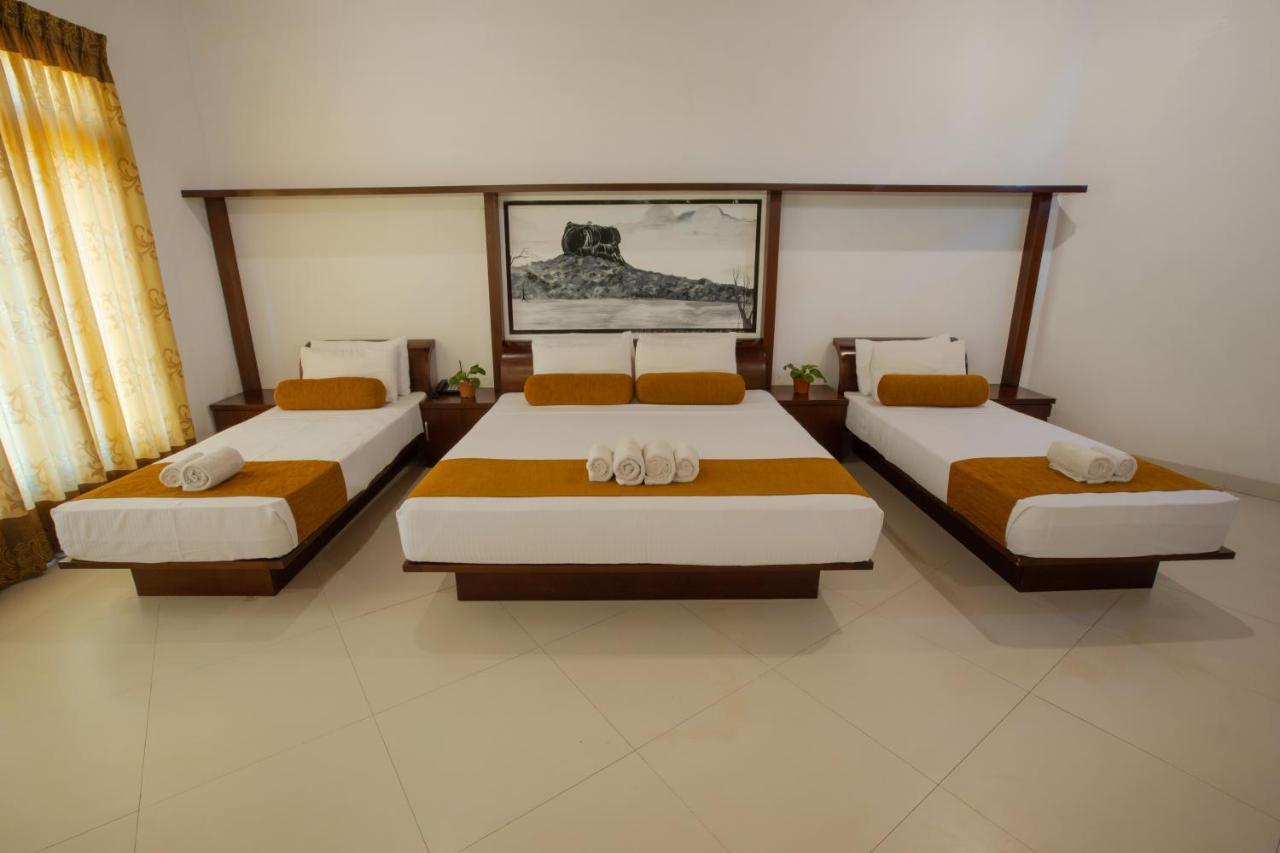 Sigiriya Wewa Addara Hotel - Hotel By The Lake ภายนอก รูปภาพ