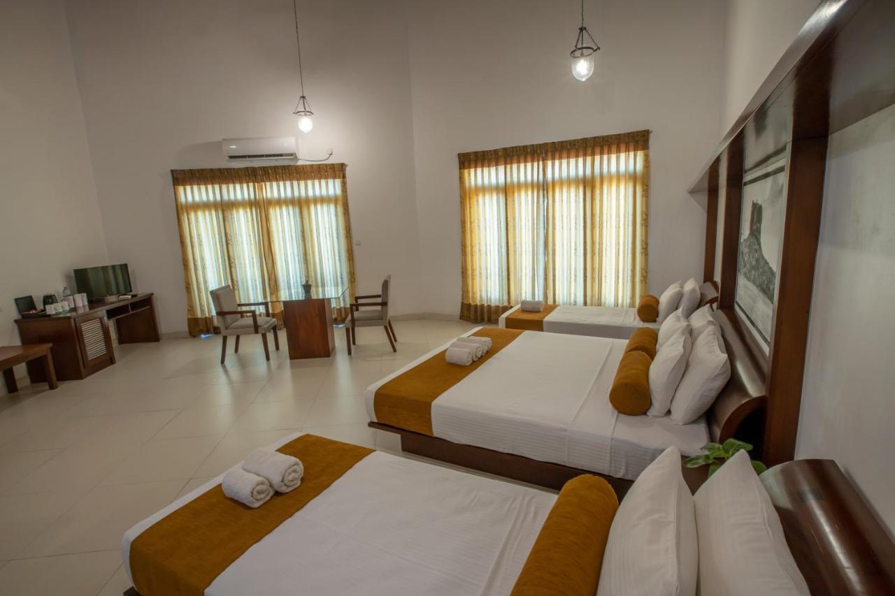 Sigiriya Wewa Addara Hotel - Hotel By The Lake ภายนอก รูปภาพ