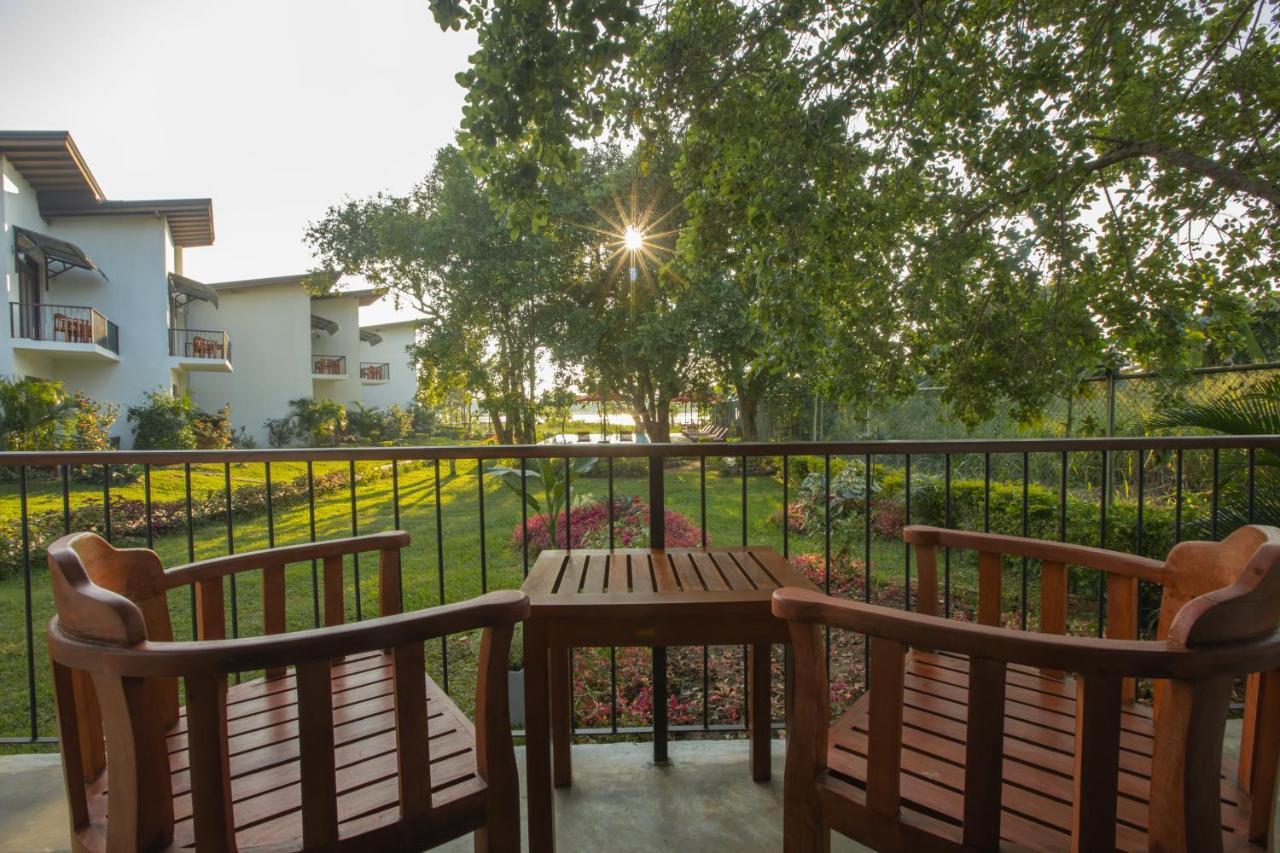 Sigiriya Wewa Addara Hotel - Hotel By The Lake ภายนอก รูปภาพ